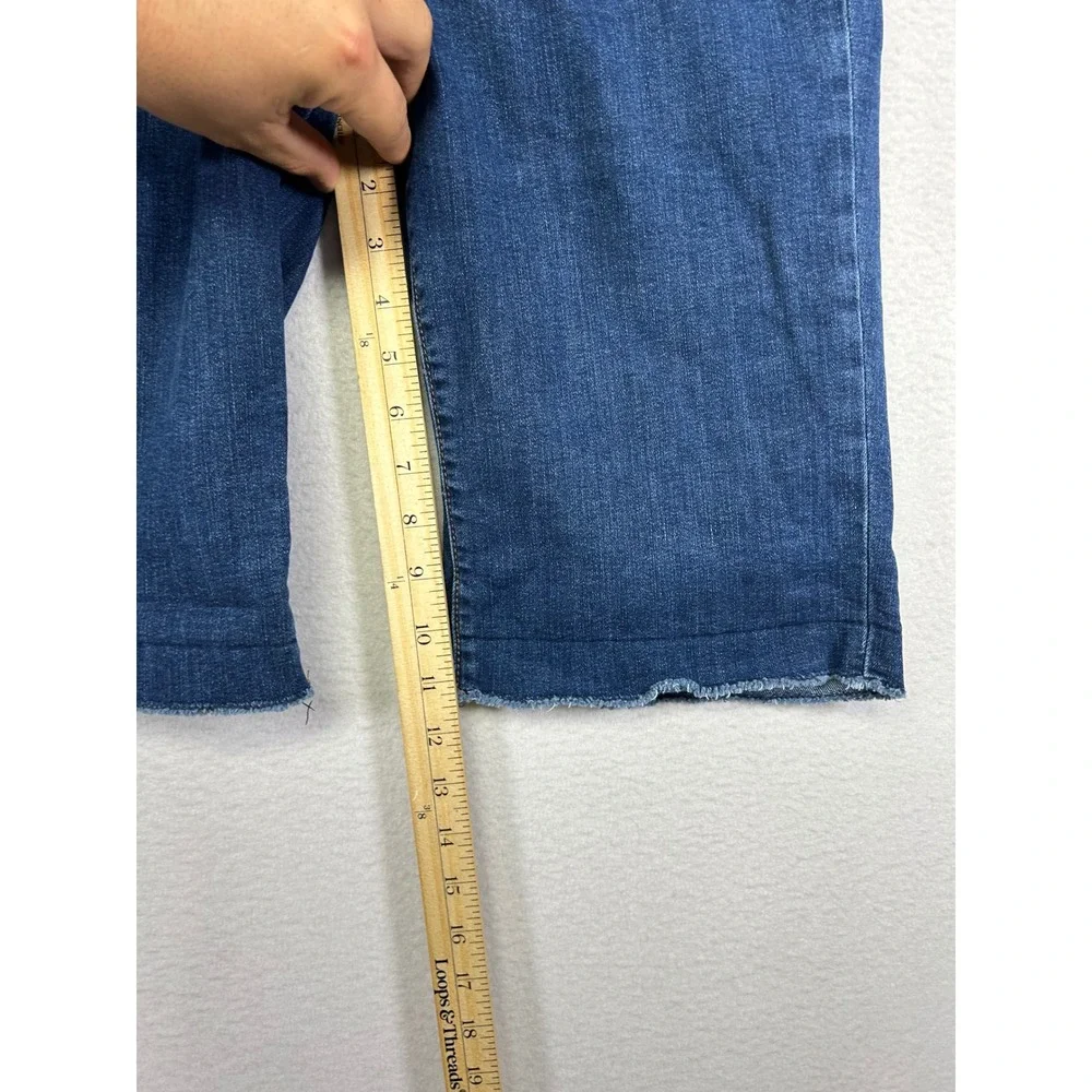 Casual Loft Outlet Womens 6 Blue Denim Raw‎ Hem Bermuda Shorts 5262